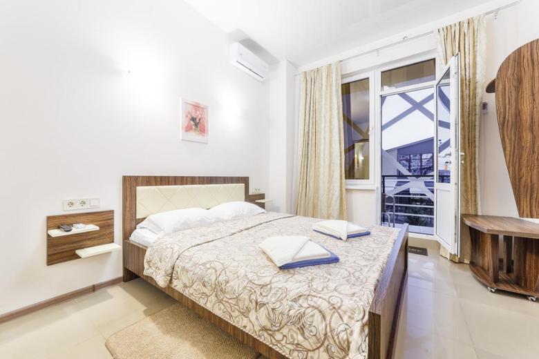 Baza Otdykha Jules Verne Hotel Zatoka Ngoại thất bức ảnh