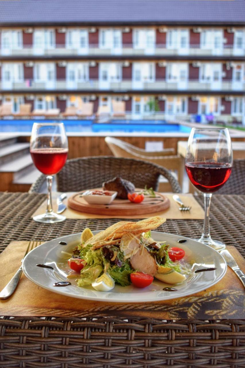Baza Otdykha Jules Verne Hotel Zatoka Ngoại thất bức ảnh