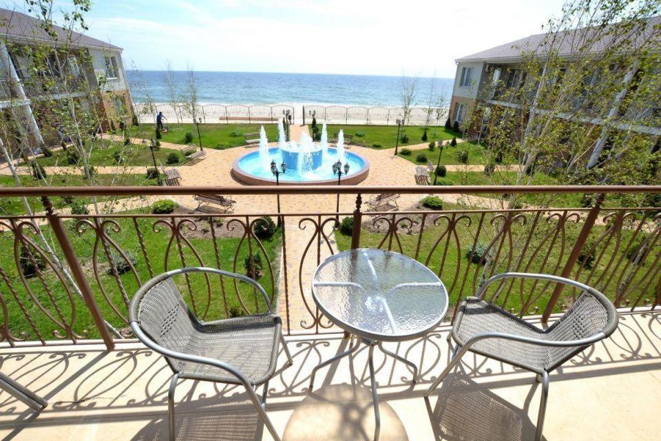 Baza Otdykha Jules Verne Hotel Zatoka Ngoại thất bức ảnh