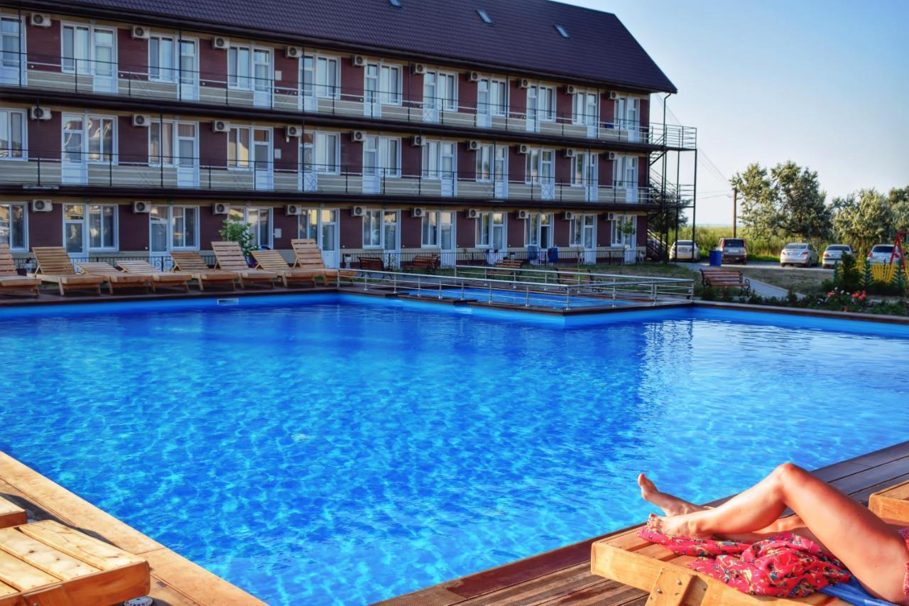 Baza Otdykha Jules Verne Hotel Zatoka Ngoại thất bức ảnh